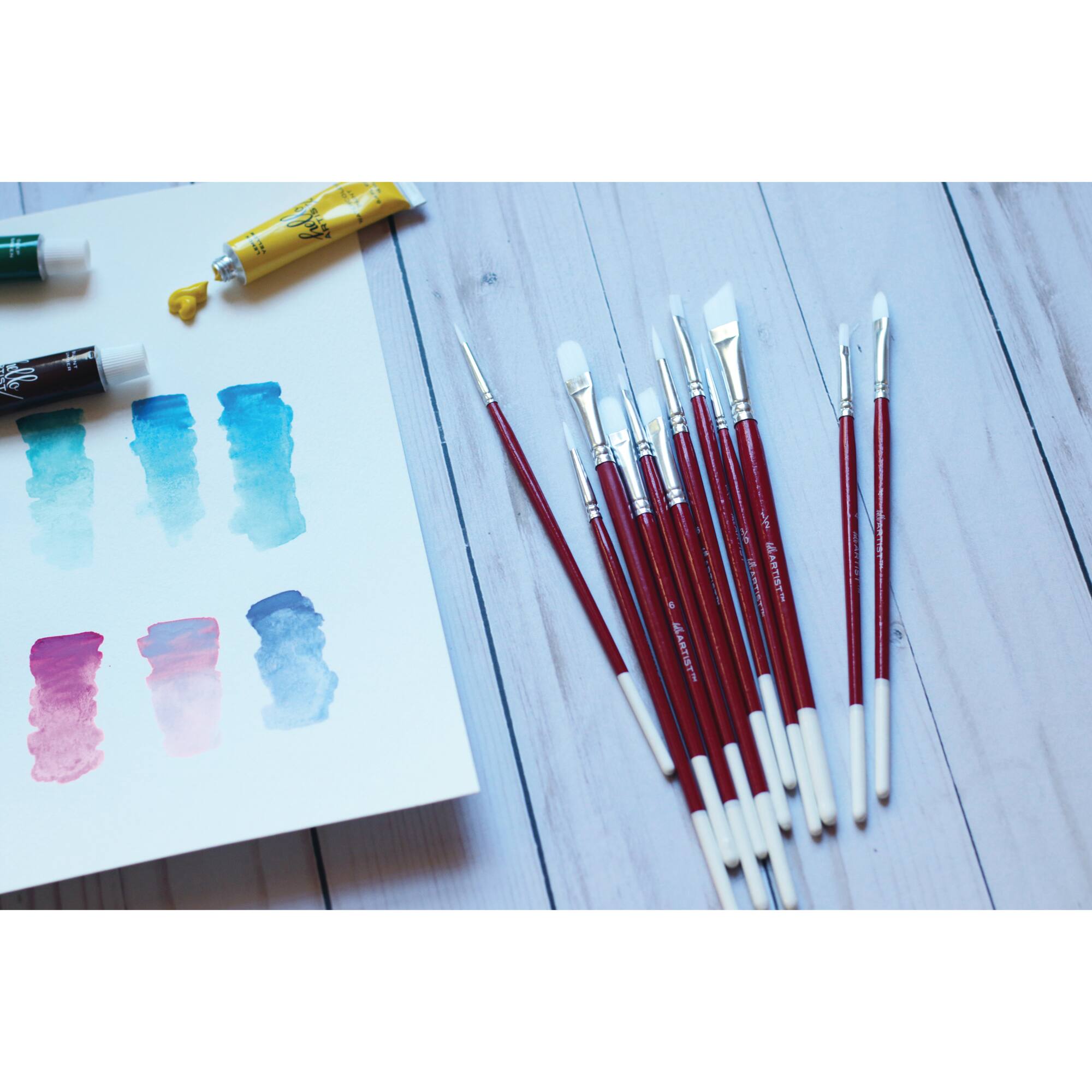 Hello, Artist! Short Handle White Taklon 12 Piece Brush Set